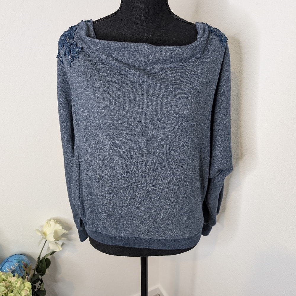 💘 ANTHRO Meadow Rue Bria Teal Lace-Back Sweatshirt - Picture 4 of 8
